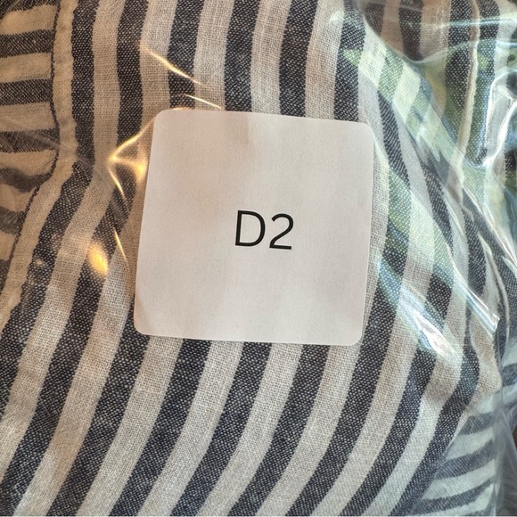 Lucky Brand 2024 Top Women’s Large White Gray Striped Henley 1/4 Button Down D2 - Picture 10 of 11